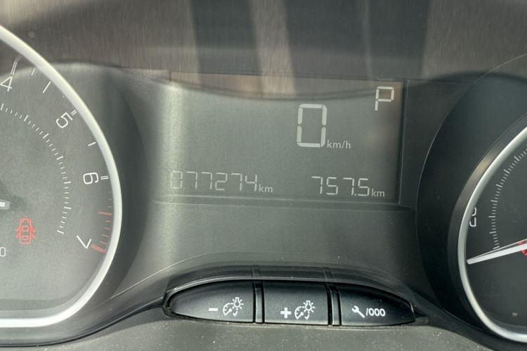 Used Peugeot 2008 2016 230THP Automatic Fashion Edition Odometer Close Up