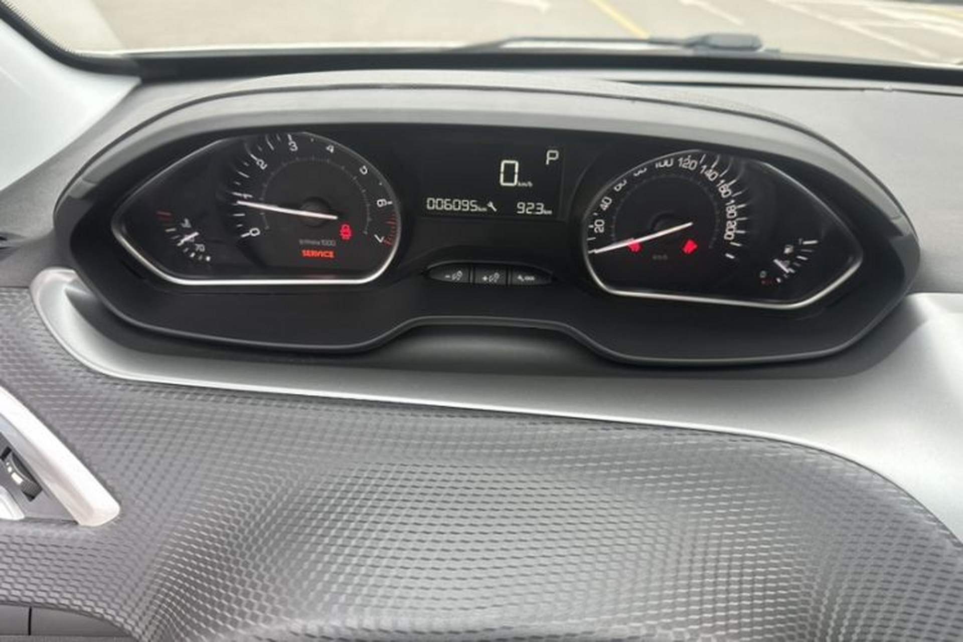 Used Peugeot 2008 2016 230THP Automatic Fashion Edition Odometer Close Up