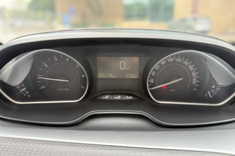 Used Peugeot 2008 2016 230THP Automatic Fashion Edition Odometer Close Up
