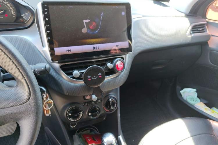 Used Peugeot 2008 2018 1.6L Automatic Trend Edition Audio And AC Panel