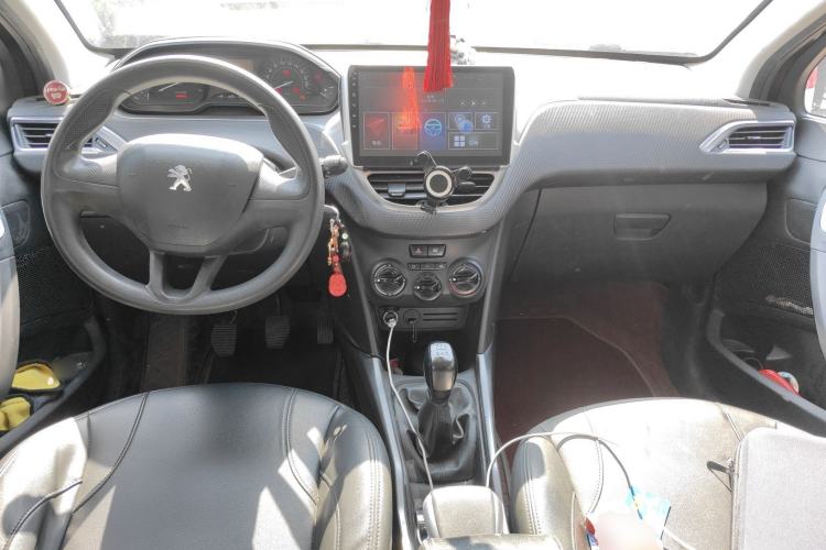 Used Peugeot 2008 2018 1.6L Manual Trend Edition Center Console
