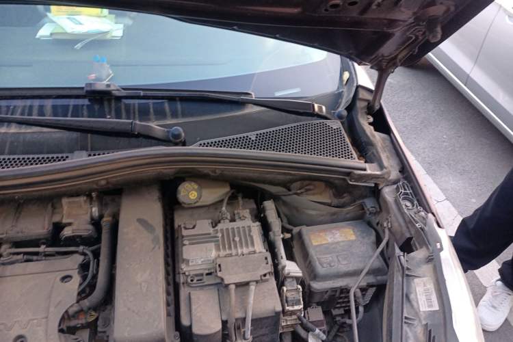 Used Peugeot 2008 2018 1.6L Automatic Trend Edition Engine Bay Left