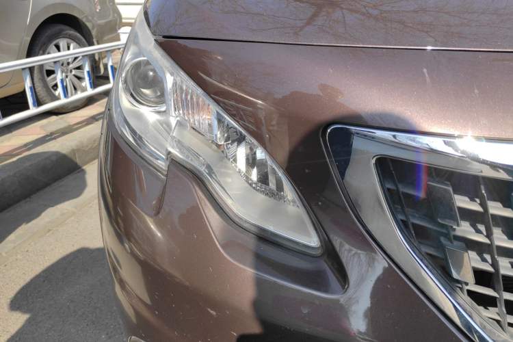 Used Peugeot 2008 2018 1.6L Manual Trend Edition Right Front Headlight
