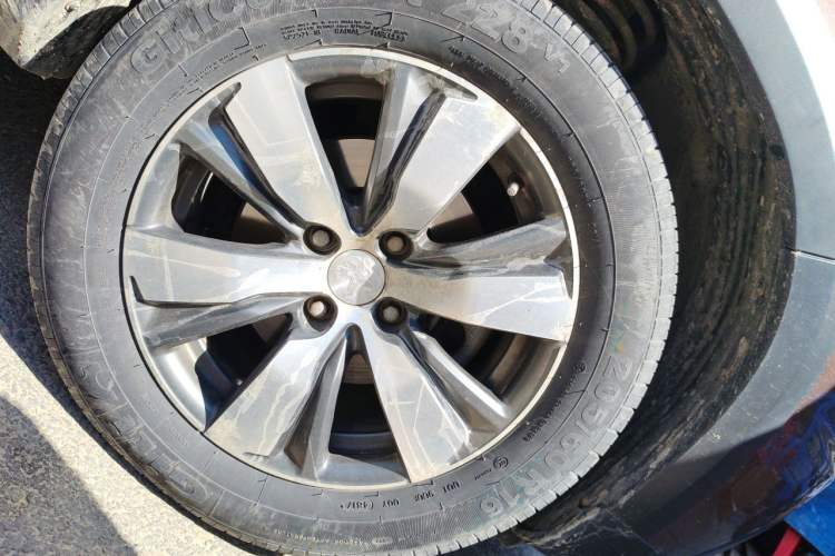 Used Peugeot 2008 2018 1.6L Automatic Trend Edition Right Front Wheel Hub
