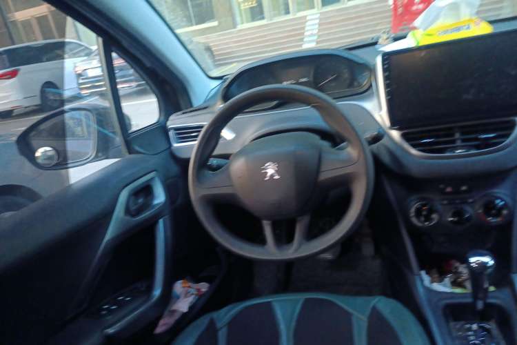 Used Peugeot 2008 2018 1.6L Automatic Trend Edition Steering Wheel