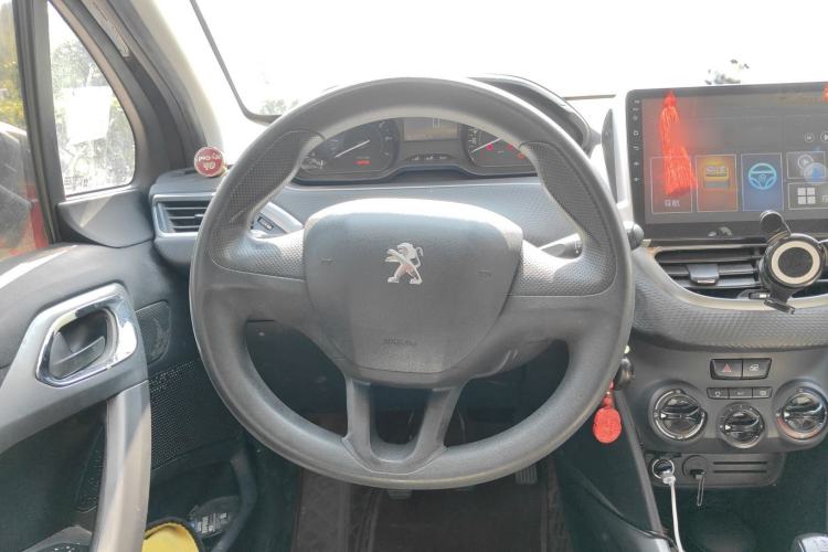 Used Peugeot 2008 2018 1.6L Manual Trend Edition Steering Wheel