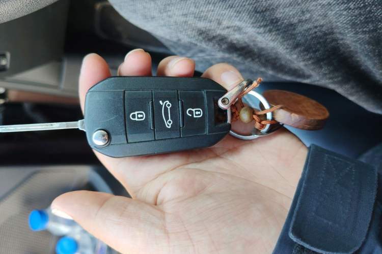 Used Peugeot 2008 2018 1.6L Automatic Trend Edition Vehicle Key