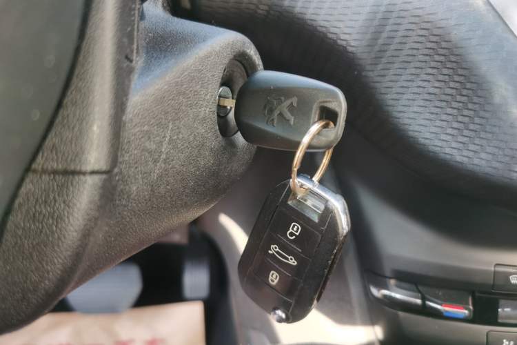 Used Peugeot 2008 2018 1.6L Automatic Fashion Edition Interior 1
