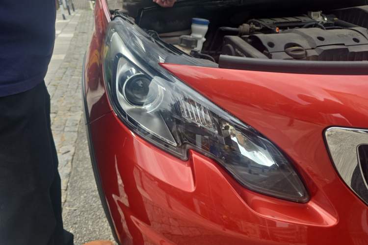 Used Peugeot 2008 2018 1.6L Automatic Fashion Edition Right Front Headlight