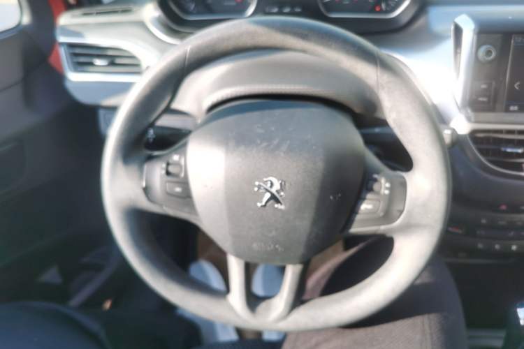 Used Peugeot 2008 2018 1.6L Automatic Fashion Edition Steering Wheel