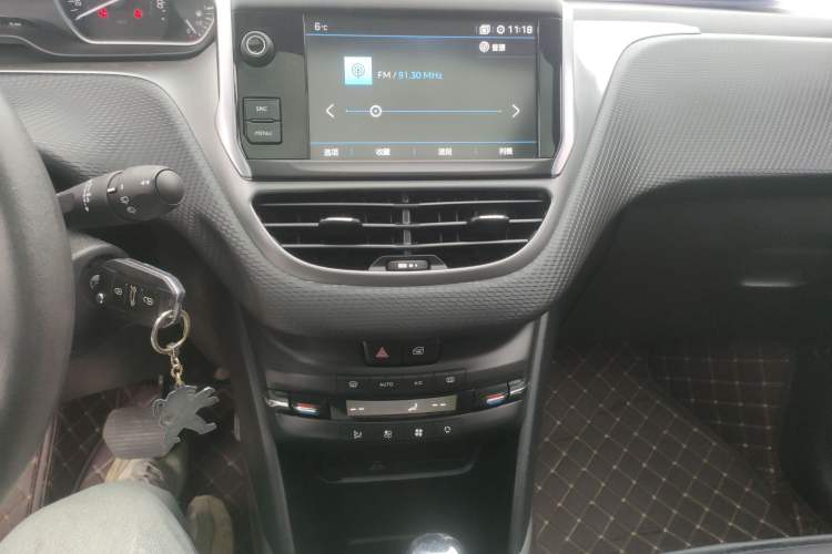 Used Peugeot 2008 2018 1.6L Automatic Fashion Edition Audio And AC Panel