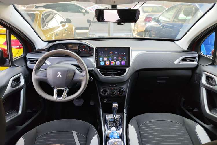 Used Peugeot 2008 2018 1.6L Automatic Trend Edition Center Console