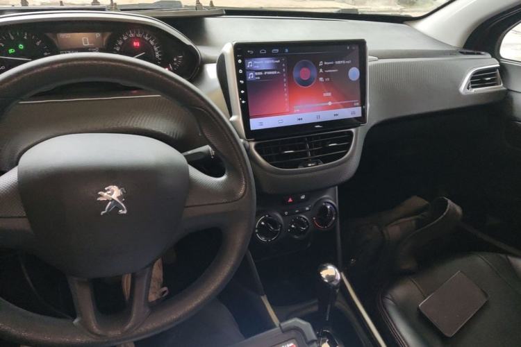 Used Peugeot 2008 2018 1.6L Automatic Trend Edition Center Console