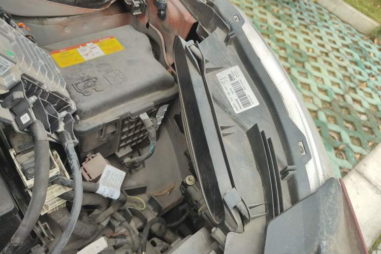 Used Peugeot 2008 2018 1.6L Automatic Trend Edition Engine Bay Left