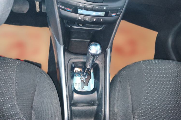 Used Peugeot 2008 2018 1.6L Automatic Fashion Edition Gear Lever