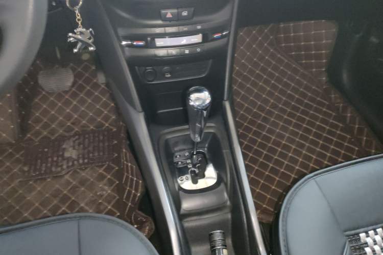 Used Peugeot 2008 2018 1.6L Automatic Fashion Edition Gear Lever