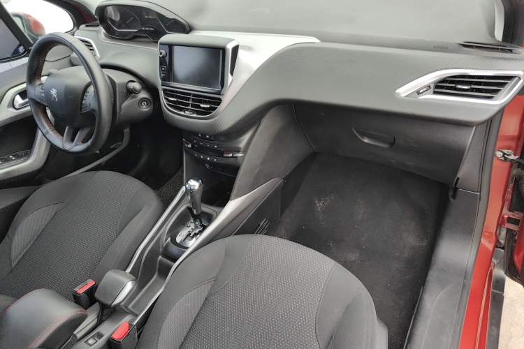 Used Peugeot 2008 2018 1.6L Automatic Fashion Edition Interior 2