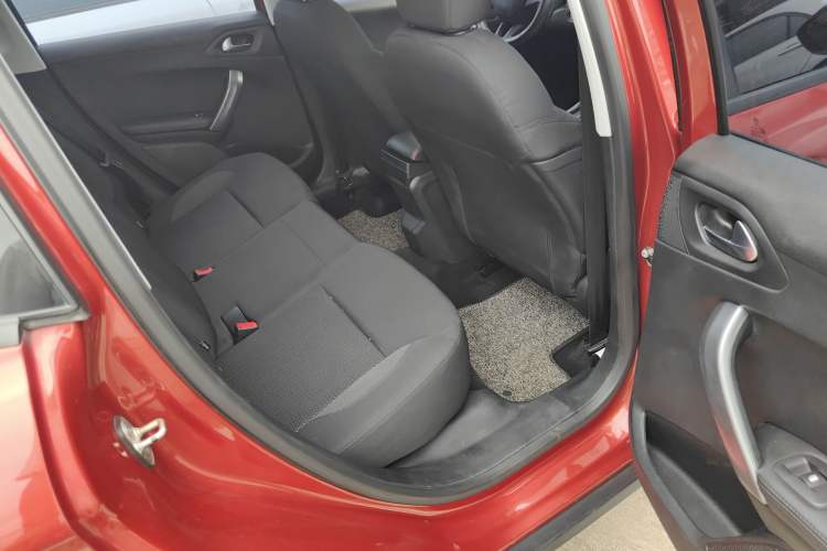 Used Peugeot 2008 2018 1.6L Automatic Fashion Edition Interior 3