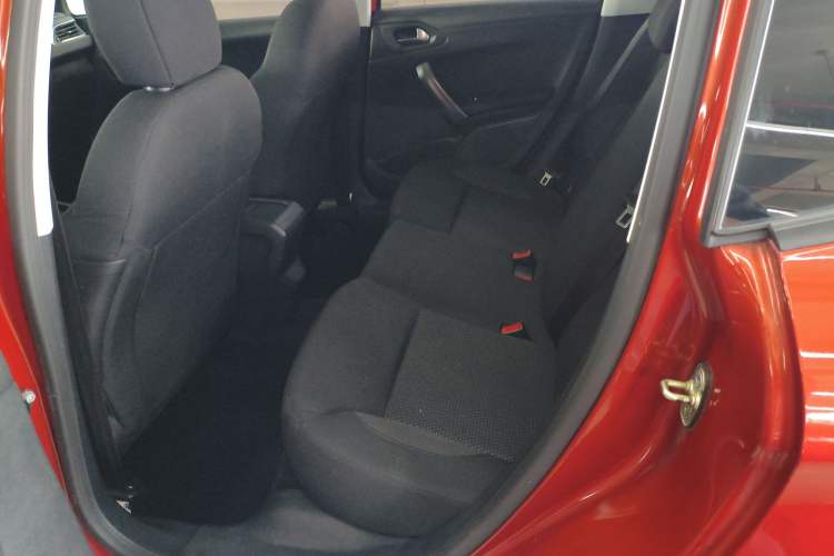 Used Peugeot 2008 2018 1.6L Automatic Fashion Edition Interior 4