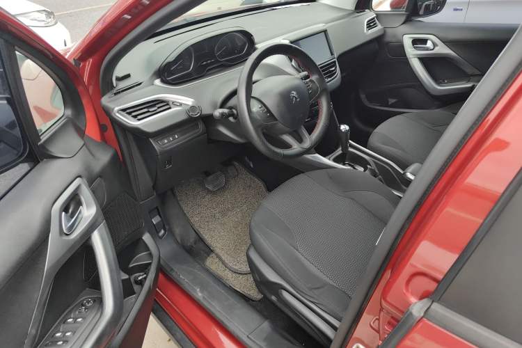 Used Peugeot 2008 2018 1.6L Automatic Fashion Edition Interior 5