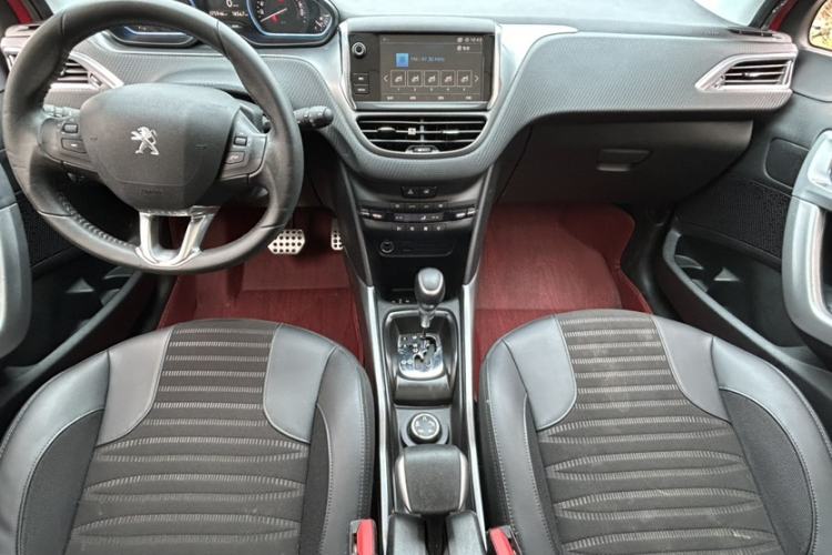 Used Peugeot 2008 2018 230THP Automatic Luxury Edition Interior 6