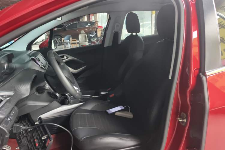 Used Peugeot 2008 2018 230THP Automatic Luxury Edition Left Front Seat
