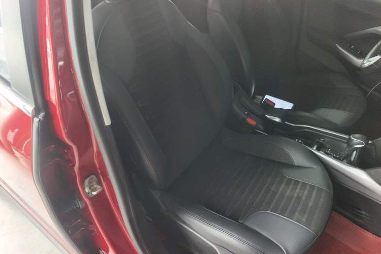 Used Peugeot 2008 2018 230THP Automatic Luxury Edition Right Front Seat