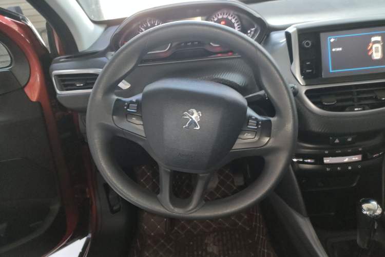 Used Peugeot 2008 2018 1.6L Automatic Fashion Edition Steering Wheel