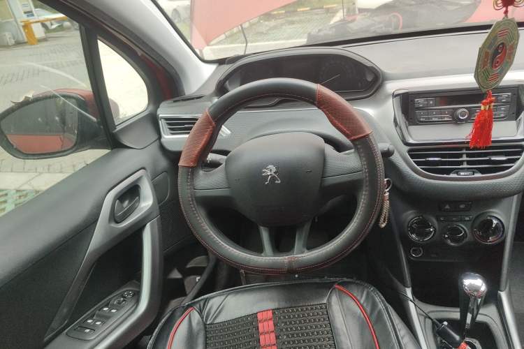 Used Peugeot 2008 2018 1.6L Automatic Trend Edition Steering Wheel