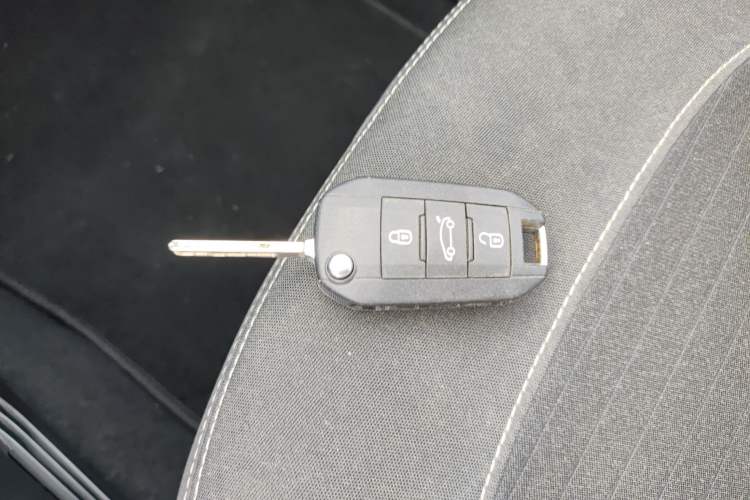 Used Peugeot 2008 2018 1.6L Automatic Trend Edition Vehicle Key