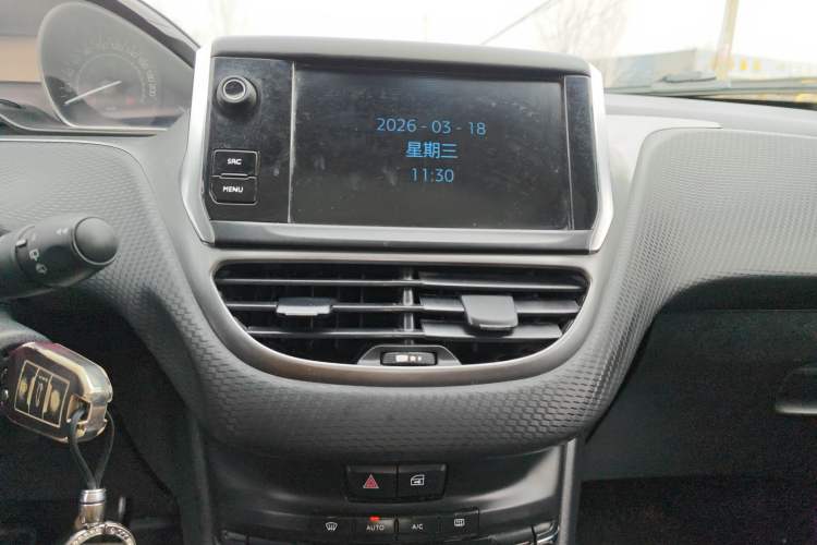 Used Peugeot 2008 2018 230THP Automatic Fashion Edition Audio And AC Panel