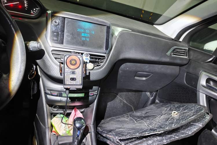 Used Peugeot 2008 2018 1.6L Automatic Connectivity Model Audio And AC Panel