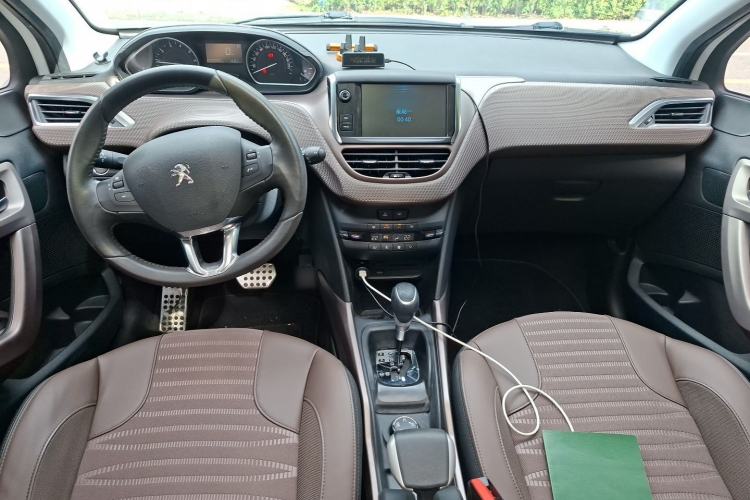 Used Peugeot 2008 2018 230THP Automatic Luxury Edition Center Console