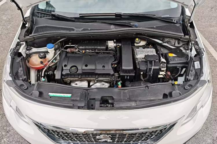 Used Peugeot 2008 2018 1.6L Automatic Trend Edition Engine Bay