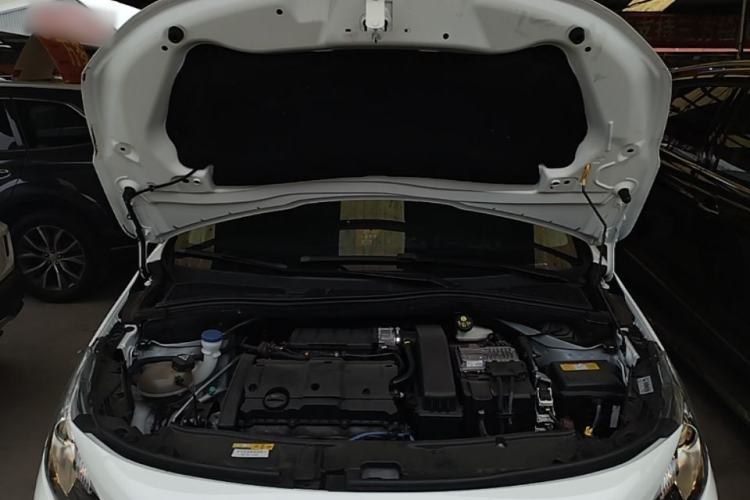 Used Peugeot 2008 2018 1.6L Automatic Fashion Edition Engine Bay