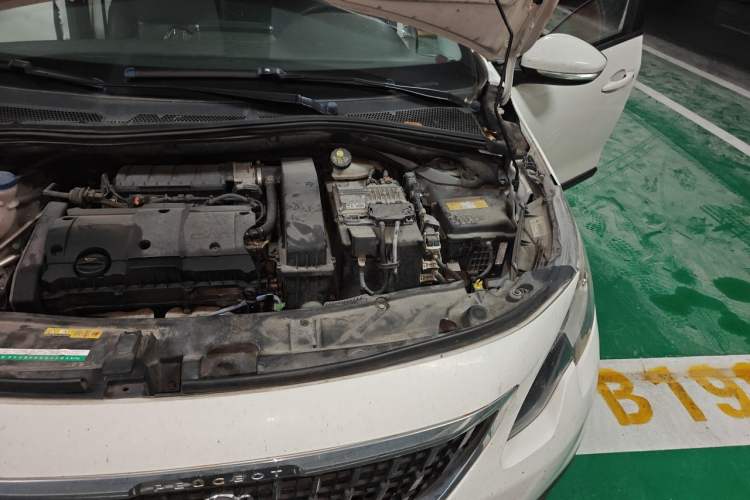 Used Peugeot 2008 2018 1.6L Automatic Connectivity Model Engine Bay Left
