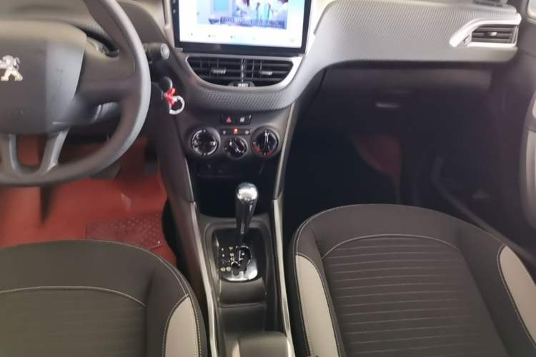 Used Peugeot 2008 2018 1.6L Automatic Trend Edition Gear Lever