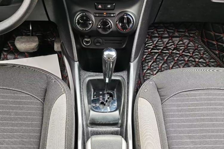 Used Peugeot 2008 2018 1.6L Automatic Trend Edition Gear Lever