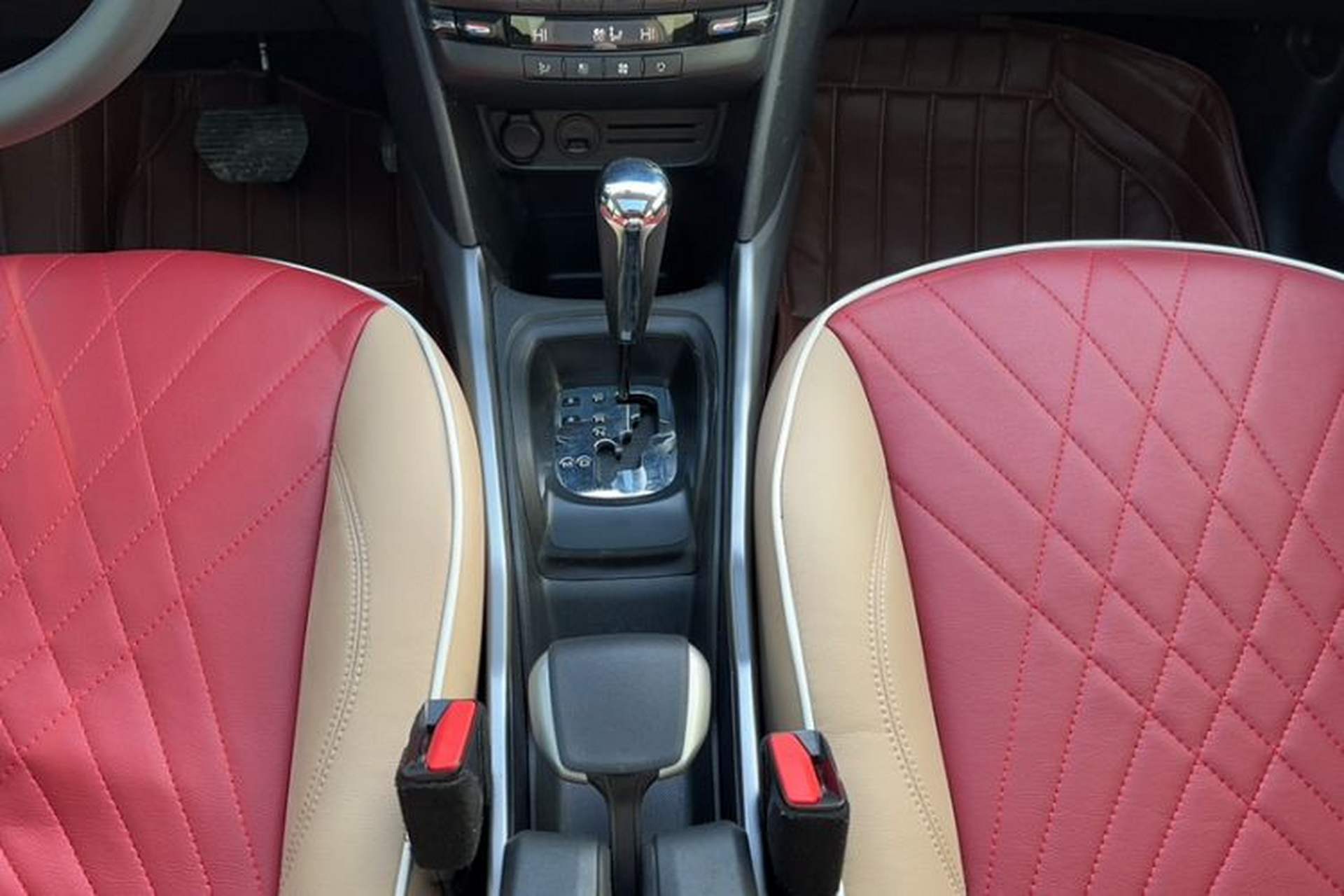 Used Peugeot 2008 2018 1.6L Automatic Fashion Edition Gear Lever