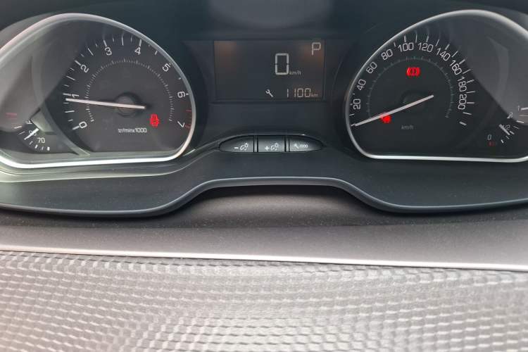 Used Peugeot 2008 2018 230THP Automatic Luxury Edition Instrument Cluster