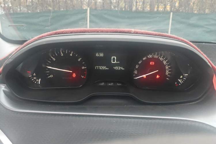 Used Peugeot 2008 2018 1.6L Manual Trend Edition Instrument Cluster