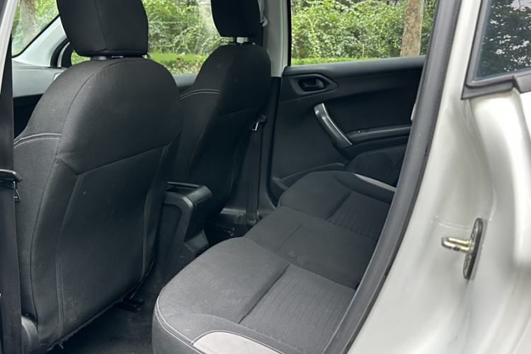 Used Peugeot 2008 2018 1.6L Automatic Trend Edition Interior 8