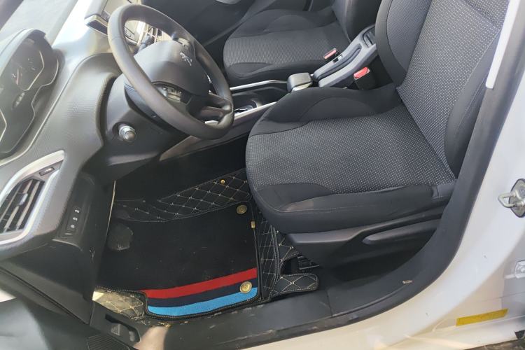 Used Peugeot 2008 2018 1.6L Automatic Fashion Edition Left Front Seat