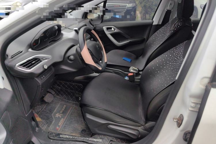 Used Peugeot 2008 2018 230THP Automatic Fashion Edition Left Front Seat