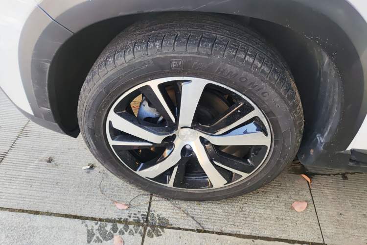 Used Peugeot 2008 2018 1.6L Automatic Fashion Edition Left Front Wheel Hub