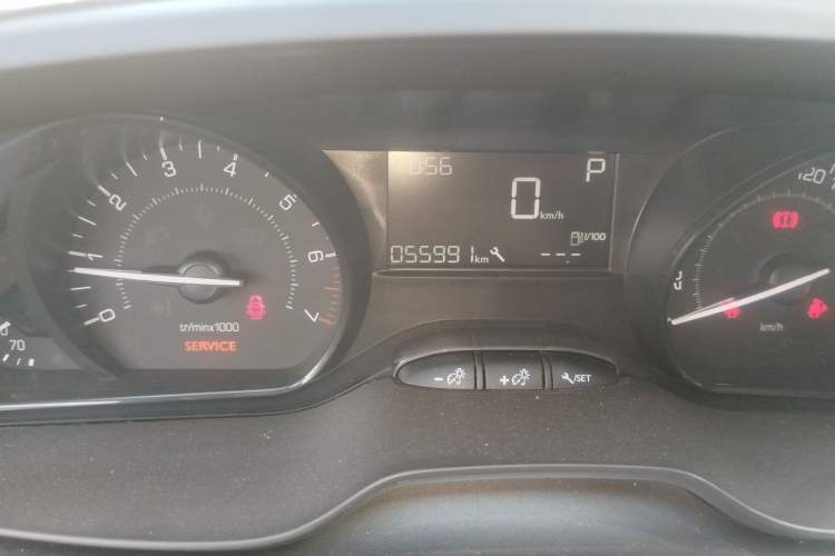 Used Peugeot 2008 2018 1.6L Automatic Trend Edition Odometer Close Up