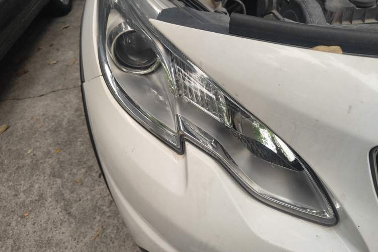 Used Peugeot 2008 2018 1.6L Automatic Trend Edition Right Front Headlight