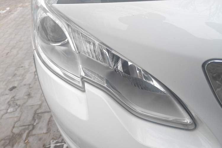 Used Peugeot 2008 2018 1.6L Manual Trend Edition Right Front Headlight