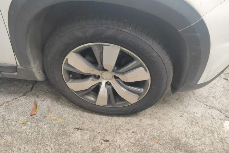 Used Peugeot 2008 2018 1.6L Automatic Trend Edition Right Front Wheel Hub