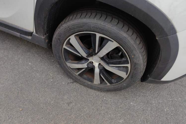 Used Peugeot 2008 2018 230THP Automatic Fashion Edition Right Front Wheel Hub